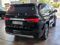 Toyota Sequoia